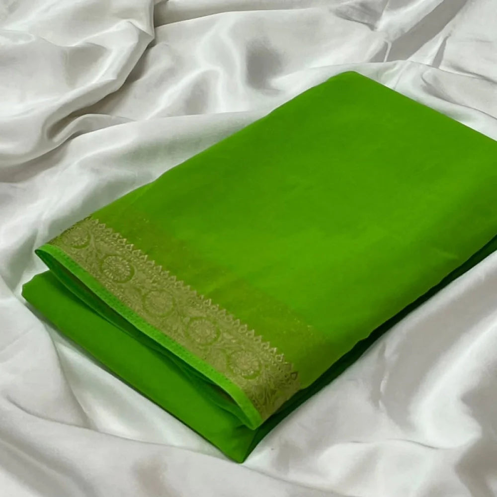 Women's Crepe Chit Pallu Solid Saree With Unstitched Blouse 5.5Mtr (Parrot Green)